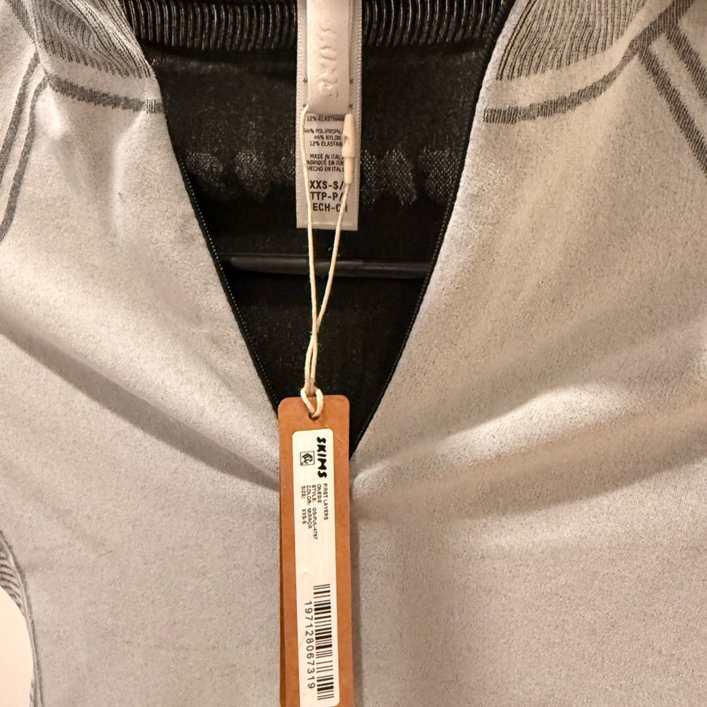 SKIMS Light Gray Long Sleeve first layer ski Bodysuit - Picture 6 of 8